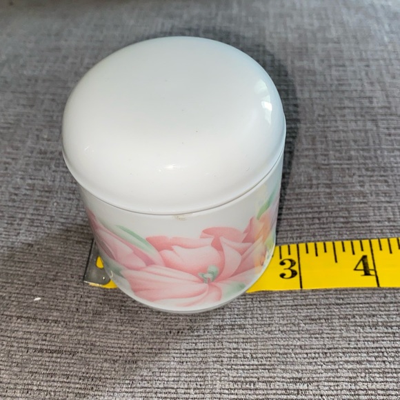 Vintage Anais Anais Scented Candle by Cacharel. This is a rare and vintage find. - Picture 9 of 10